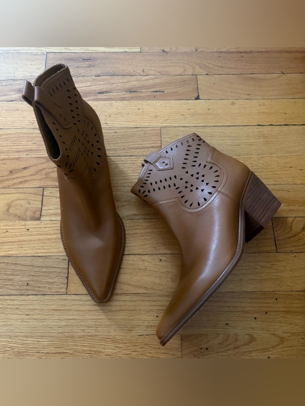 Marc Fisher LTD Western Cutout Ankle Boots Tan Leather Size 9